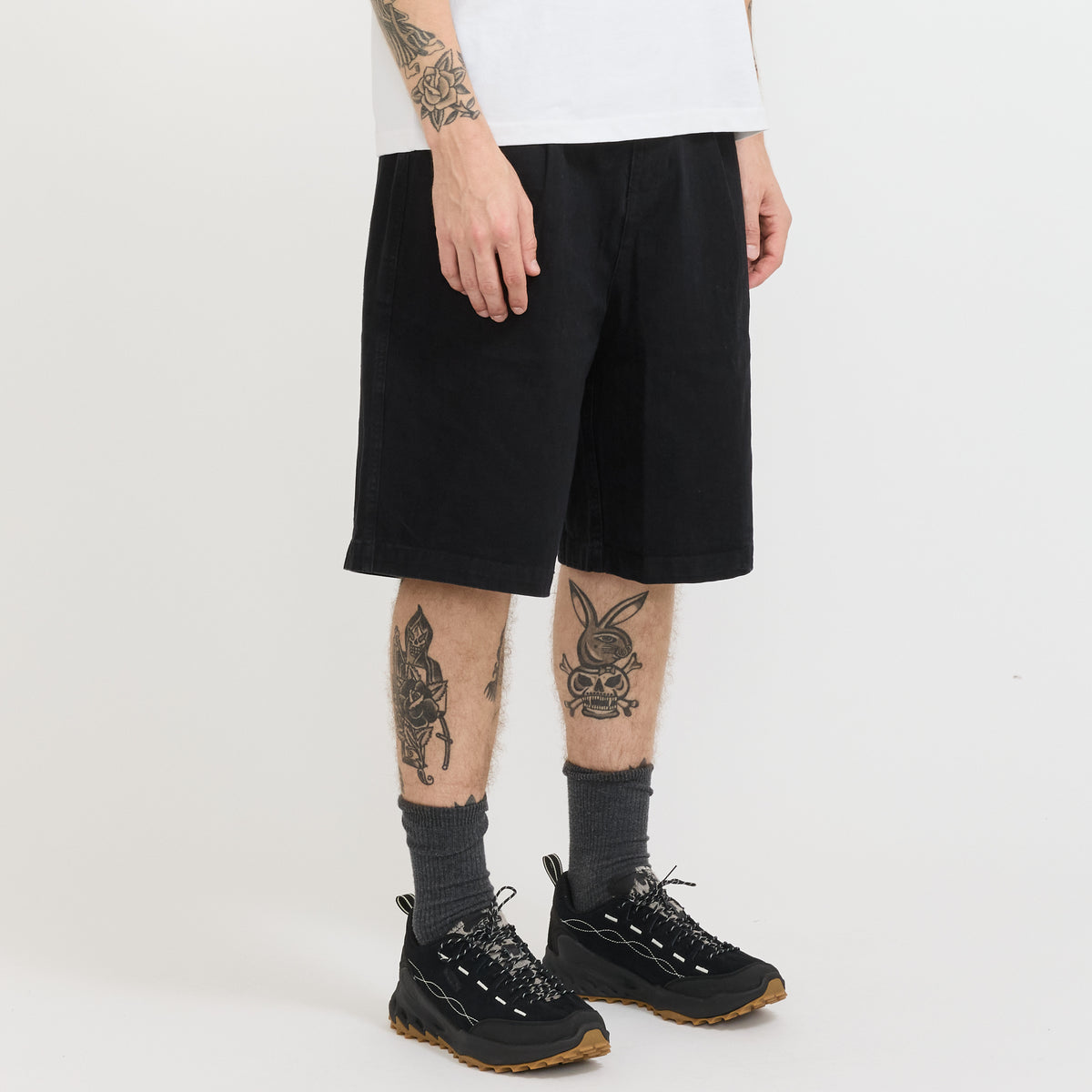 Butter Goods | Pleated Shorts Washed Black | Maplestore