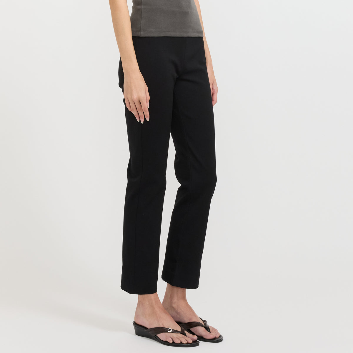 St. Agni | Compact Cotton Minimal Crop Pants Black | Maplestore