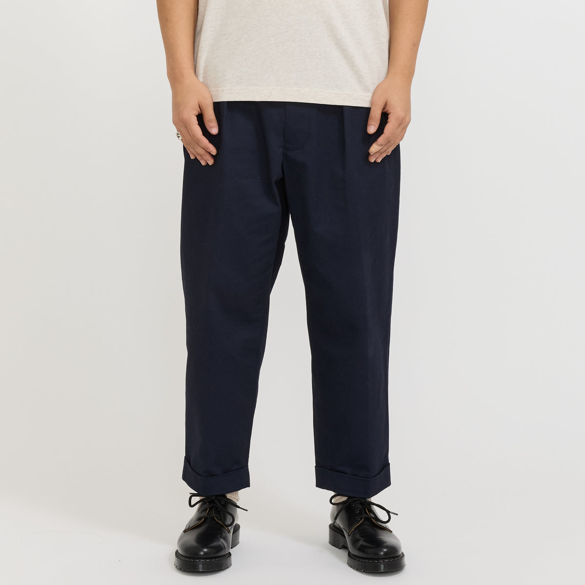 Beams Plus | 2 Pleats Twill Pant Navy | Maplestore