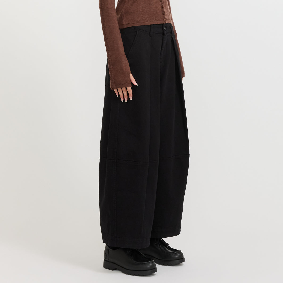 YMC Deadbeat Trouser in Black - model retry4 5