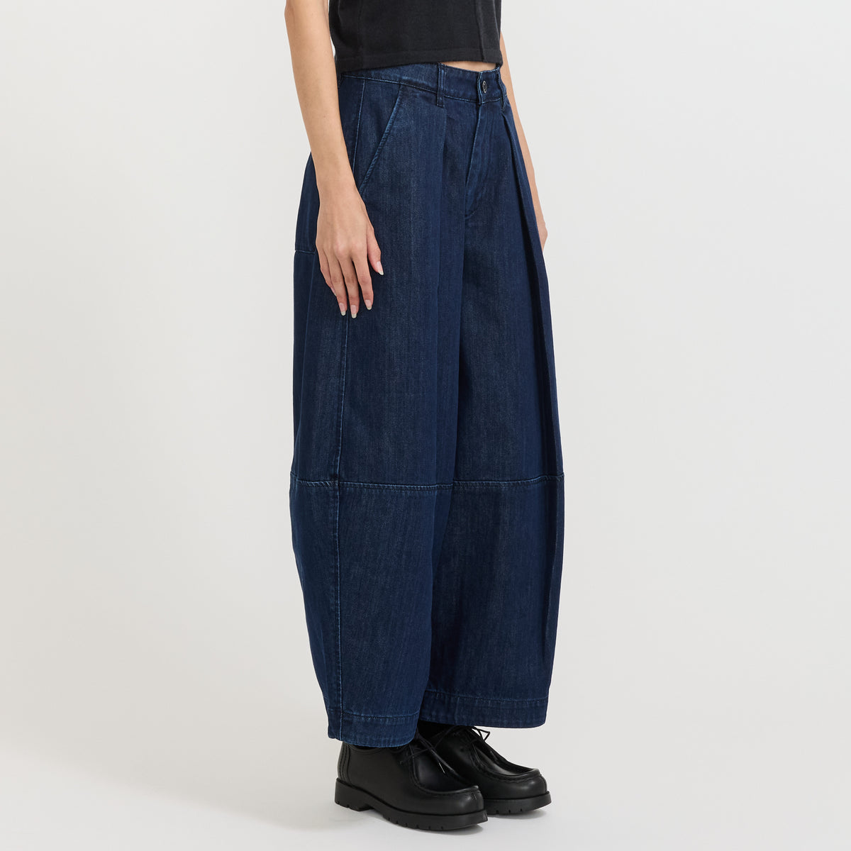 YMC Deadbeat Trouser in Indigo - model retry4 4