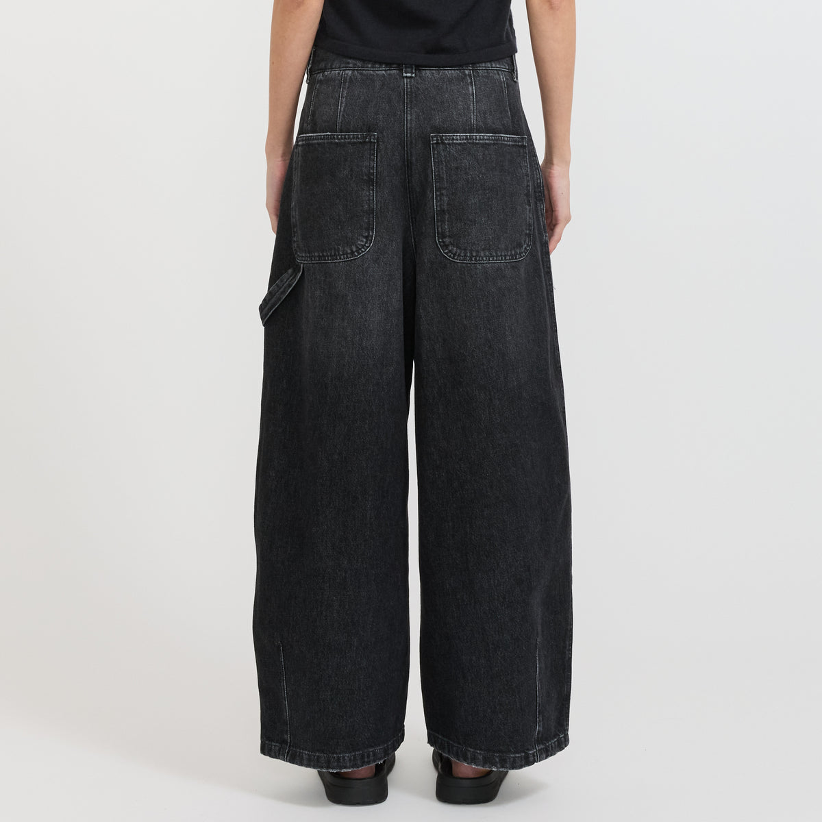 Girls of Dust | Submarine Chino Black Vintage Wash | Maplestore