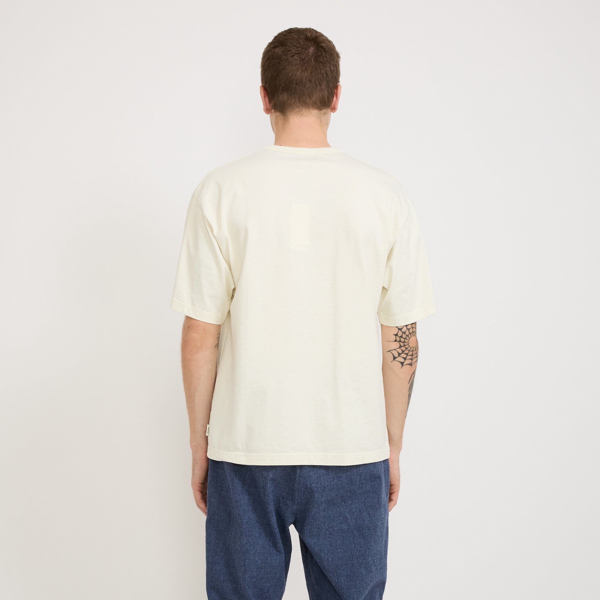 Kestin | Fly Tee Ecru | Maplestore