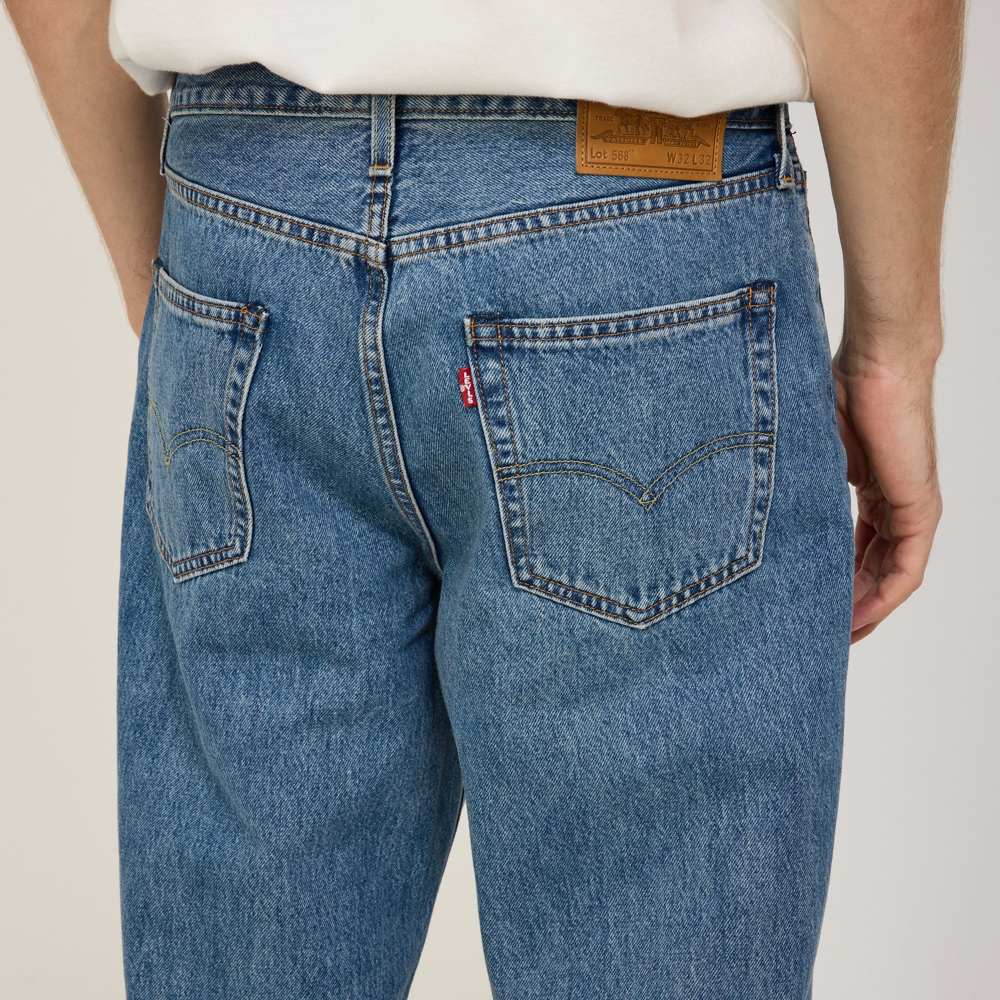Levis 568 Loose Straight Blue Essentials | Maplestore