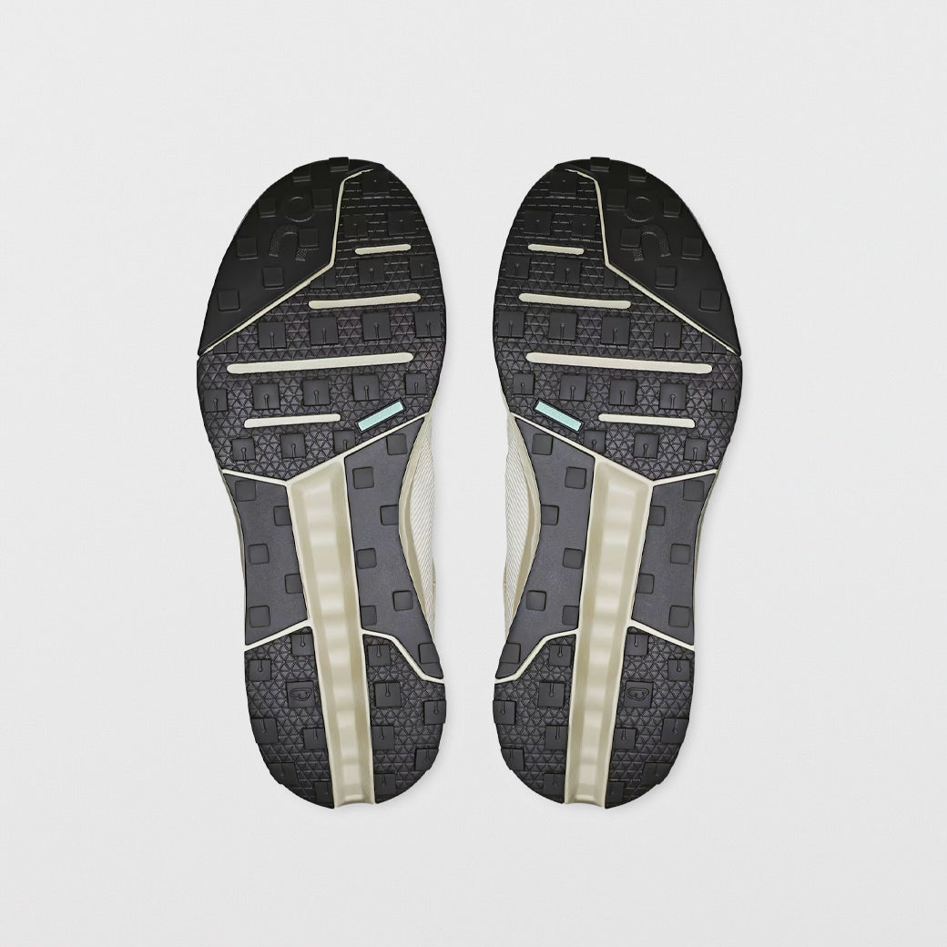 On Running | Cloudhorizon 2 Womens Waterproof Ghost/Ivory | Maplestore