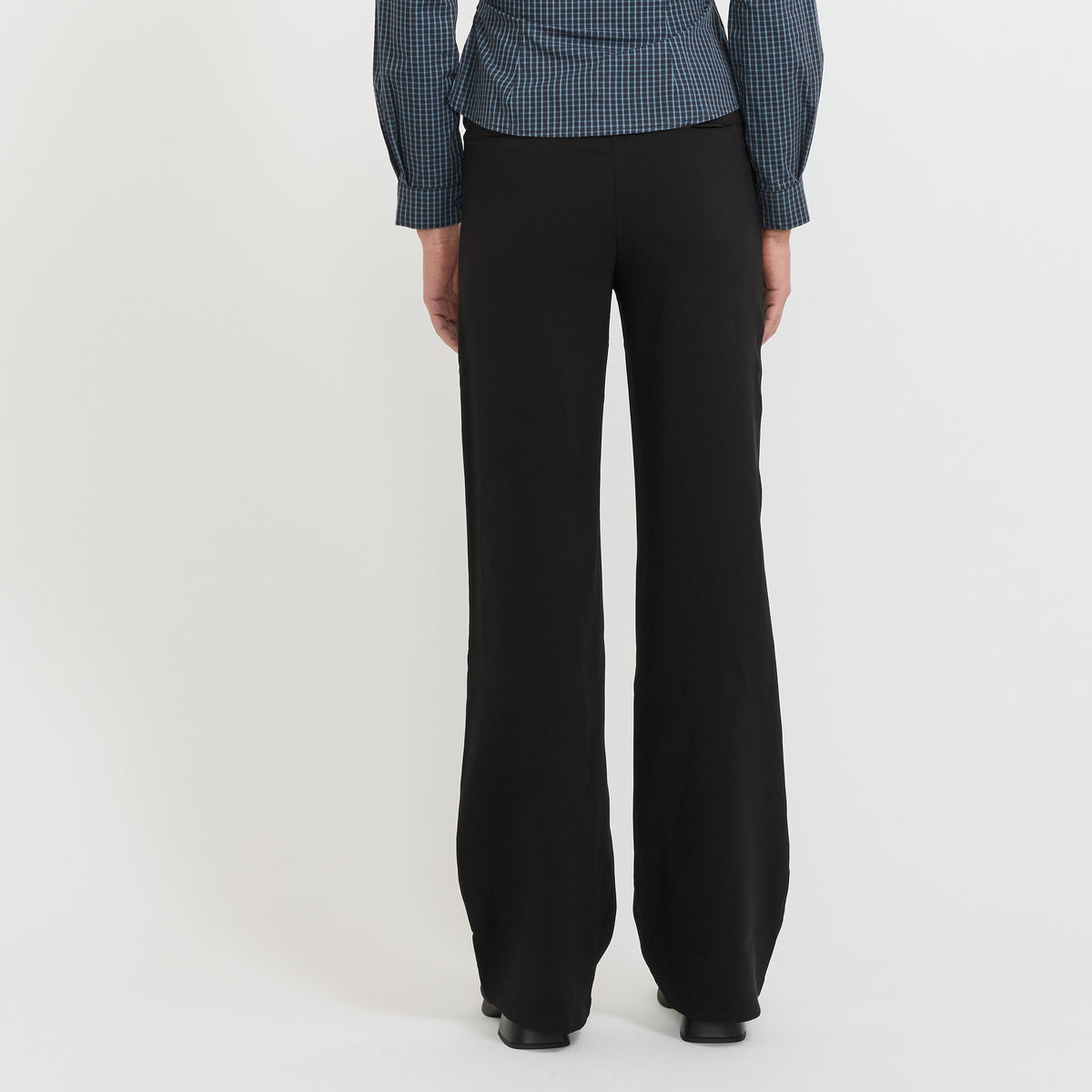 Peachy Den | Jerry Sculpt Trouser Onyx | Maplestore