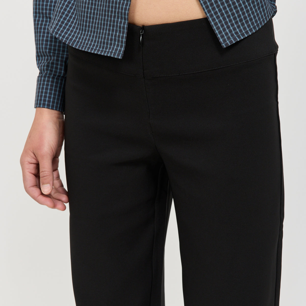 Peachy Den | Jerry Sculpt Trouser Onyx | Maplestore