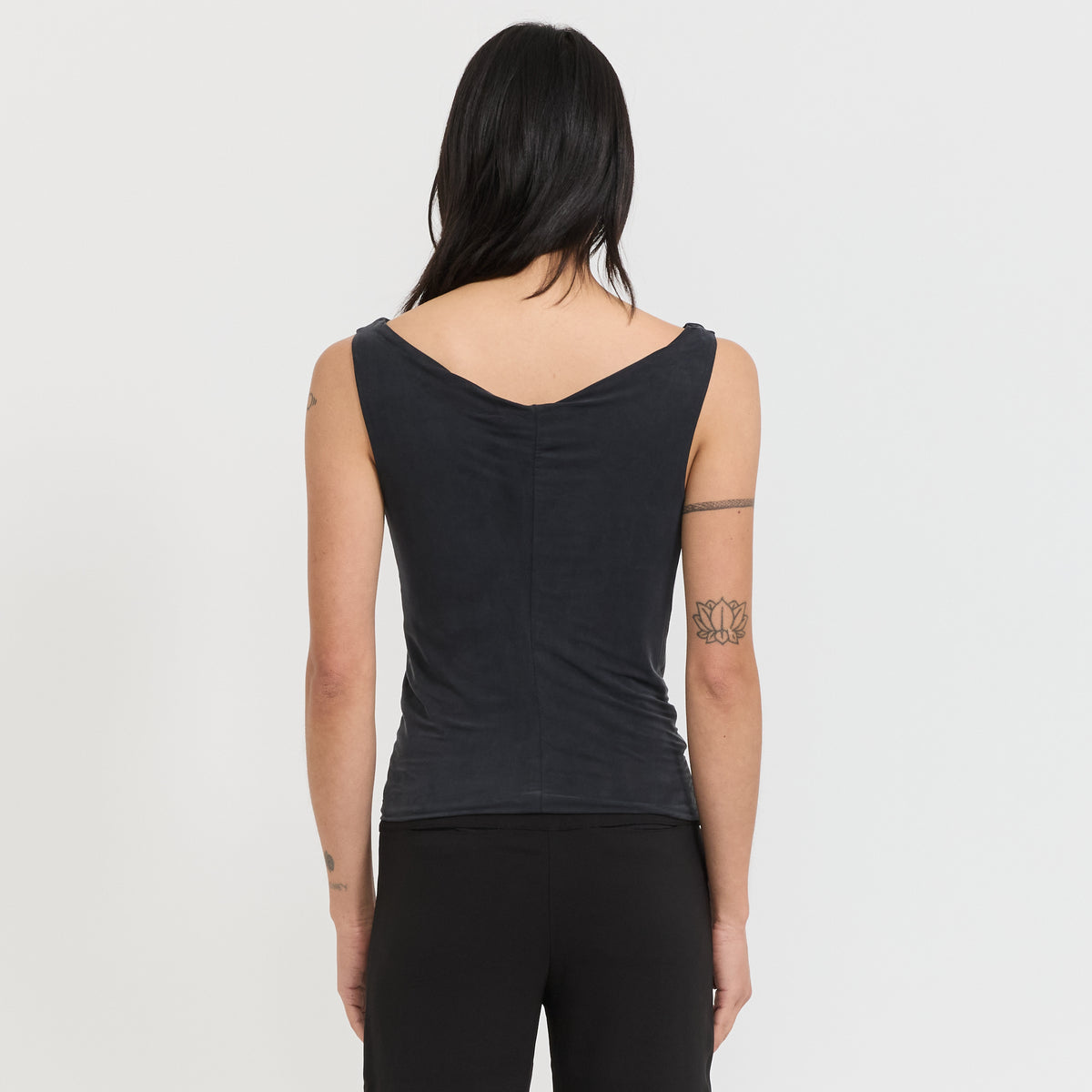 Peachy Den | Kylie Top Graphite | Maplestore