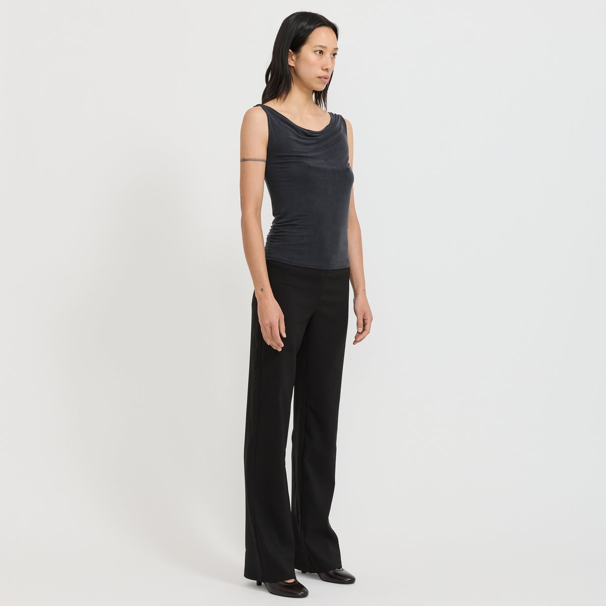 Peachy Den | Kylie Top Graphite | Maplestore