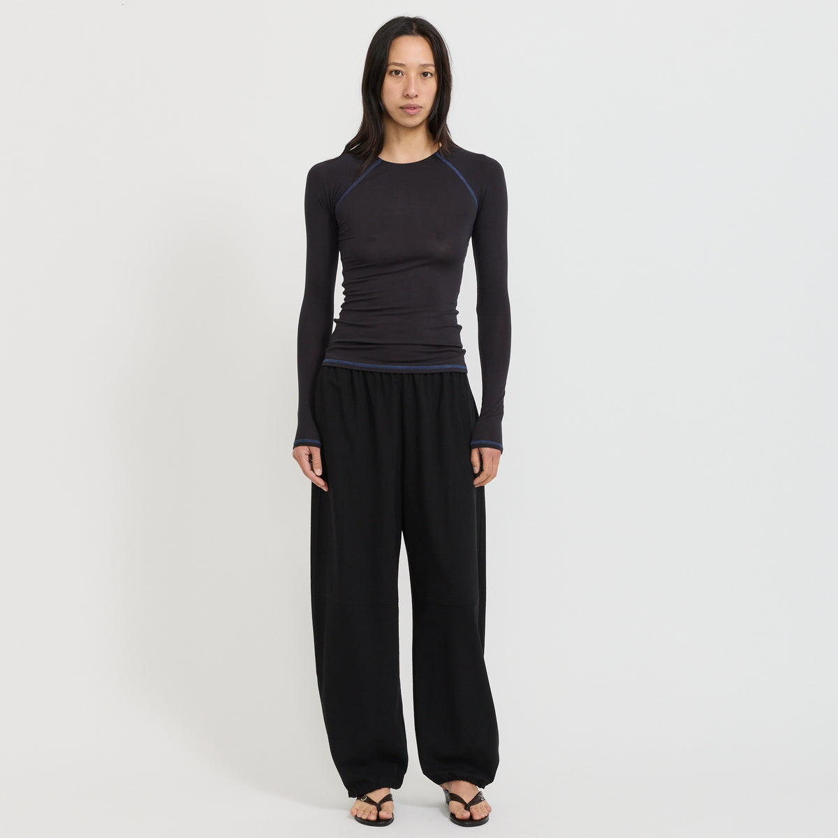 Peachy Den | Susie Perfect Base Long Sleeve Onyx | Maplestore