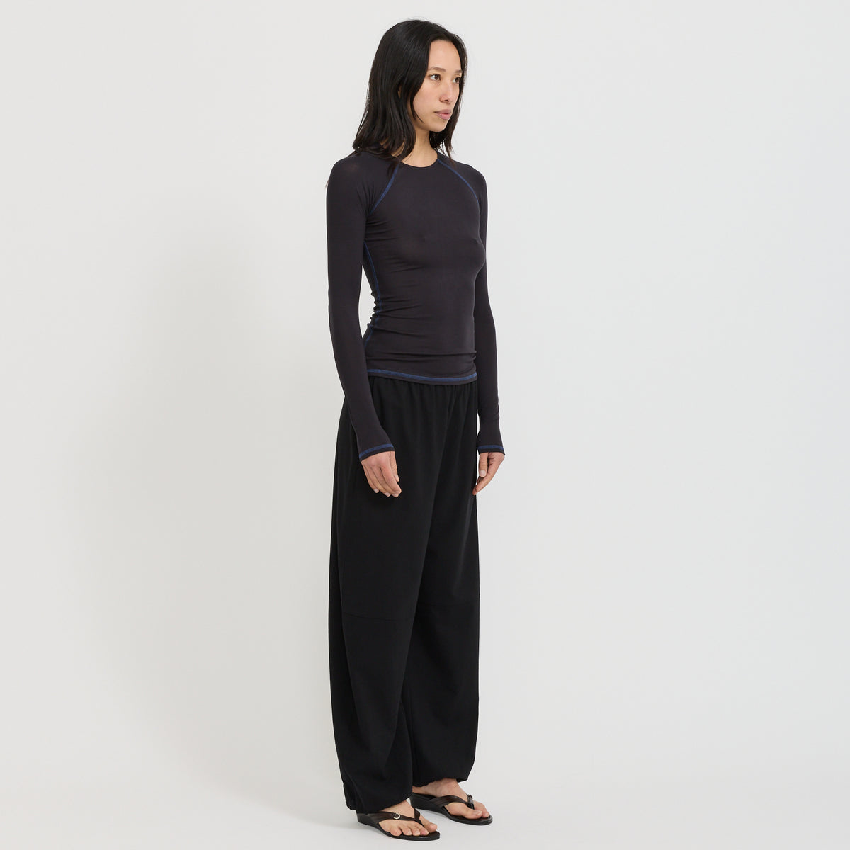 Peachy Den | Susie Perfect Base Long Sleeve Onyx | Maplestore