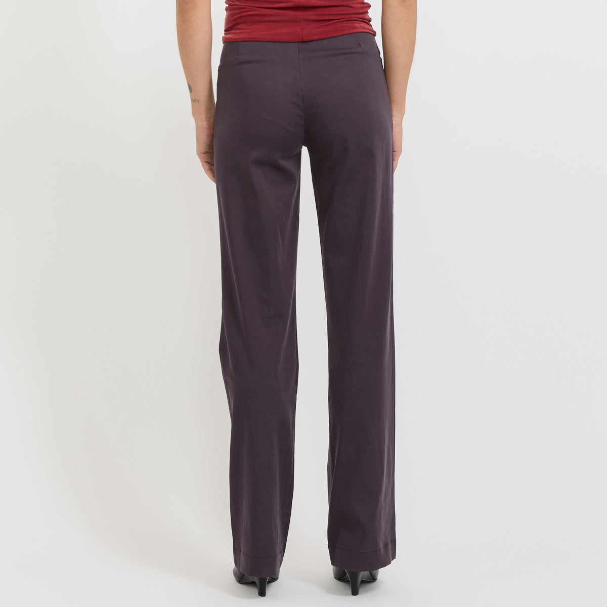 Peachy Den | Twiggy Travel Trouser Fig | Maplestore