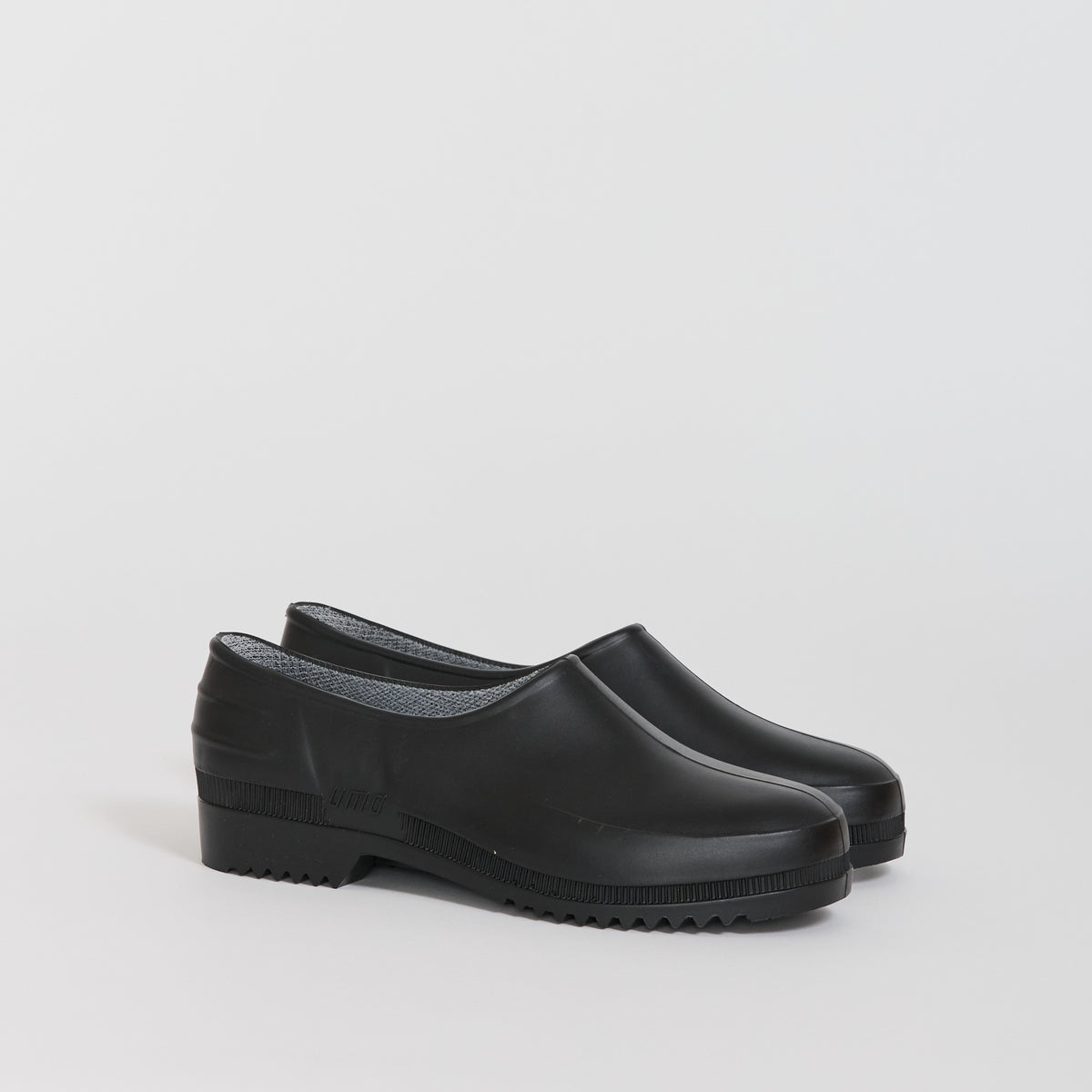 Plasticana | Plasticana Gardenia Black | Maplestore