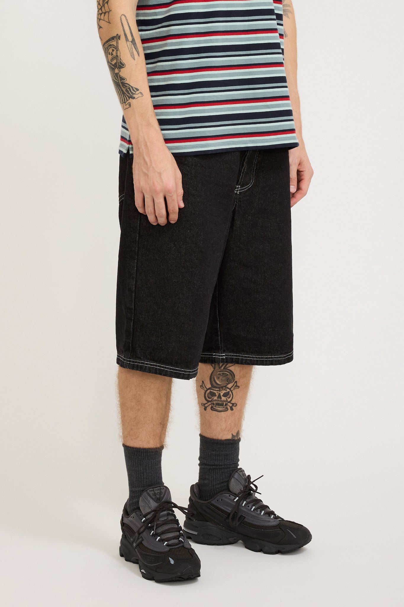 Pop Trading Company | Drs Short Black | Maplestore