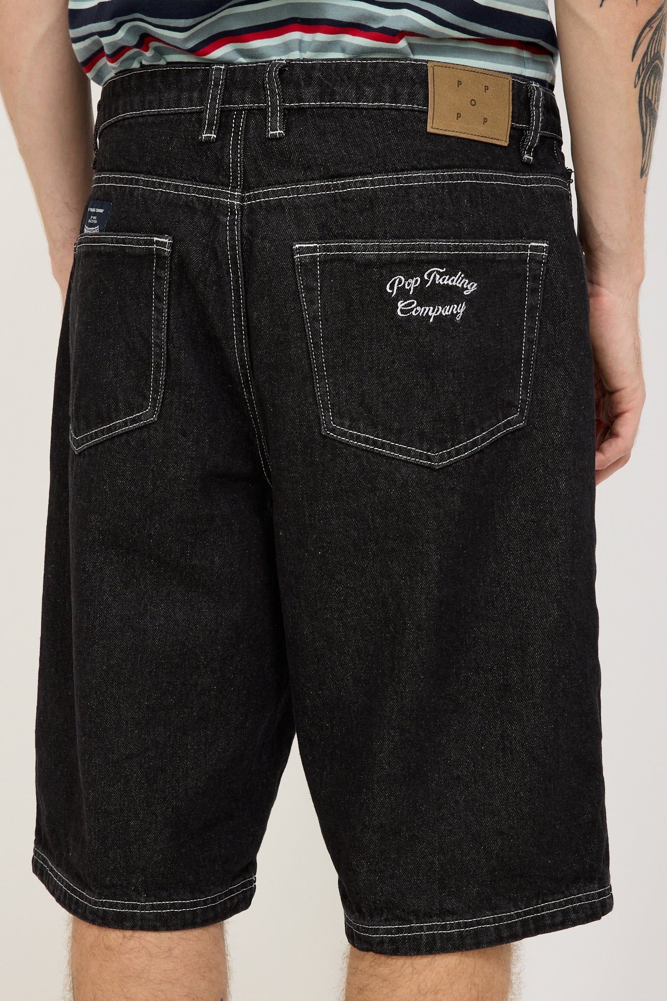 Pop Trading Company | Drs Short Black | Maplestore