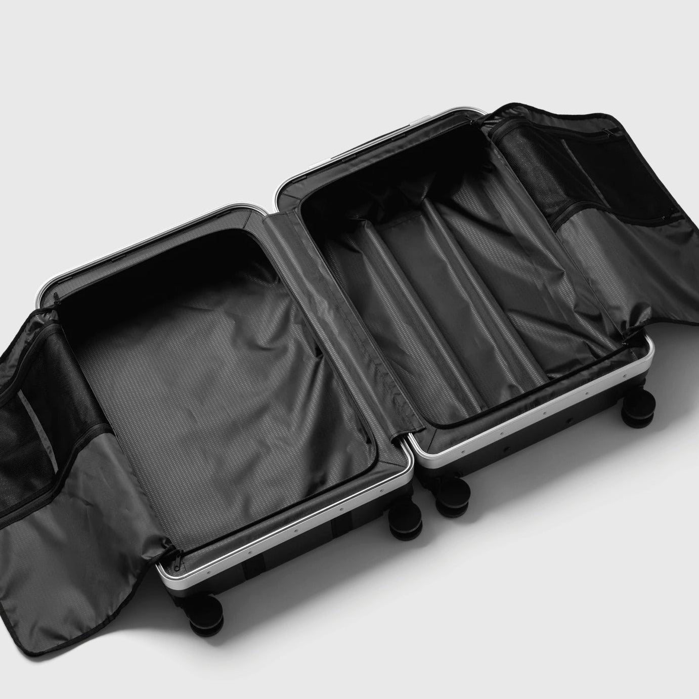 Ramverk Pro Carry-On Silver