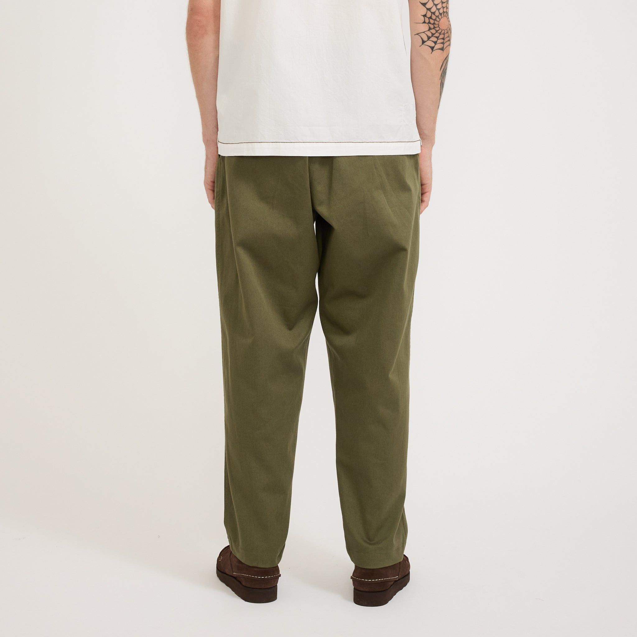 Universal Works | Pleated Track Pant Twill Light Olive | Maplestore