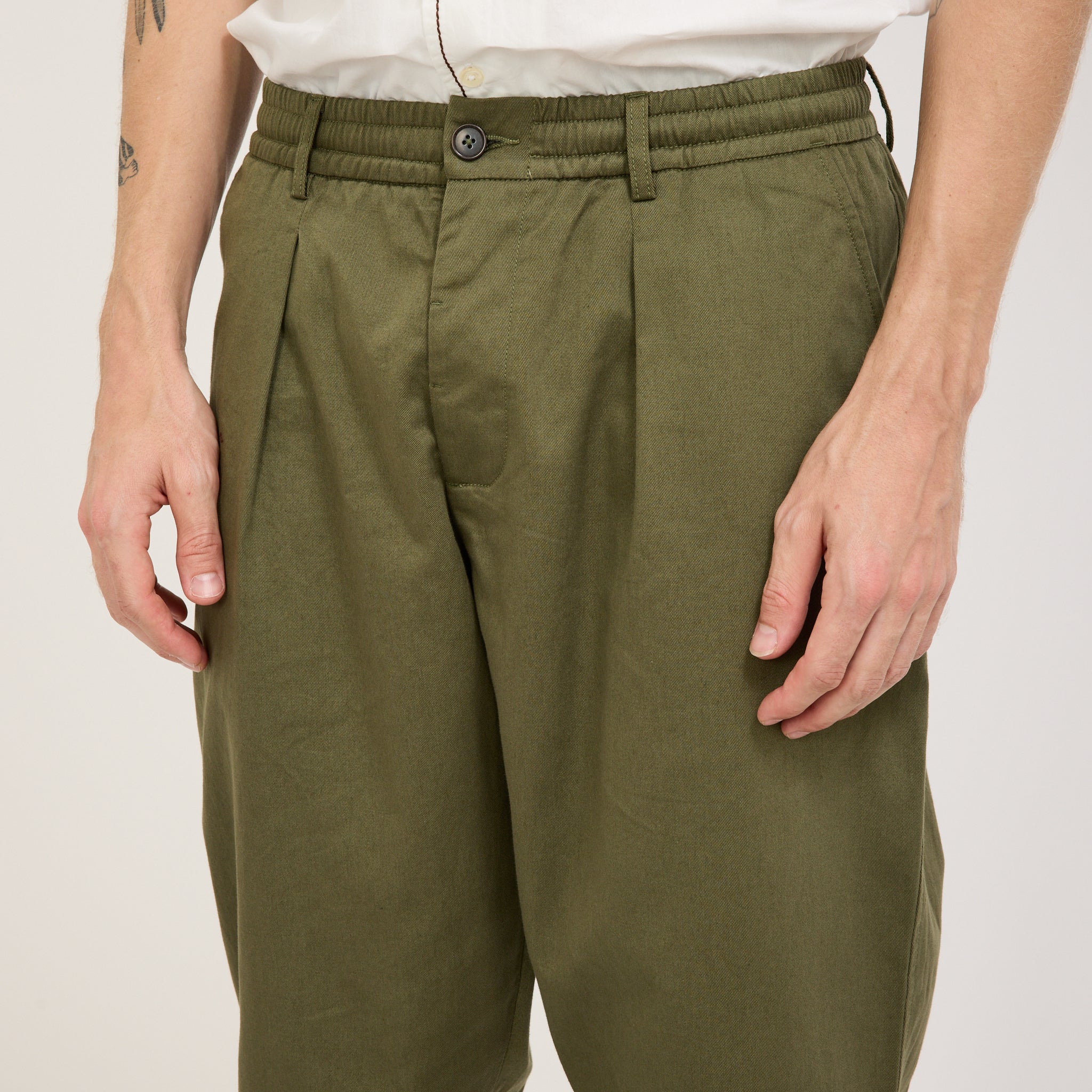 Universal Works | Pleated Track Pant Twill Light Olive | Maplestore
