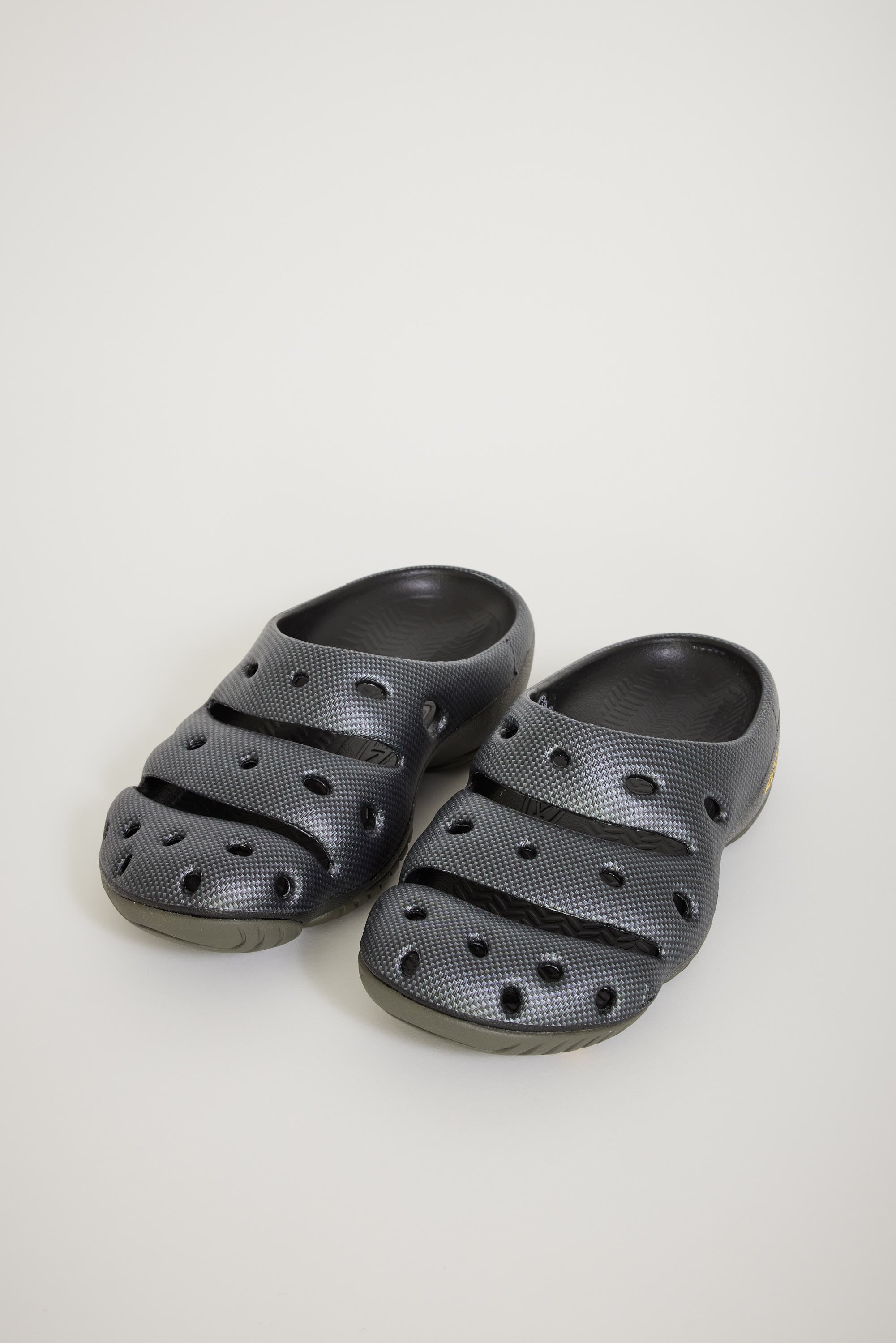 Keen | Yogui Arts Graphite | Maplestore