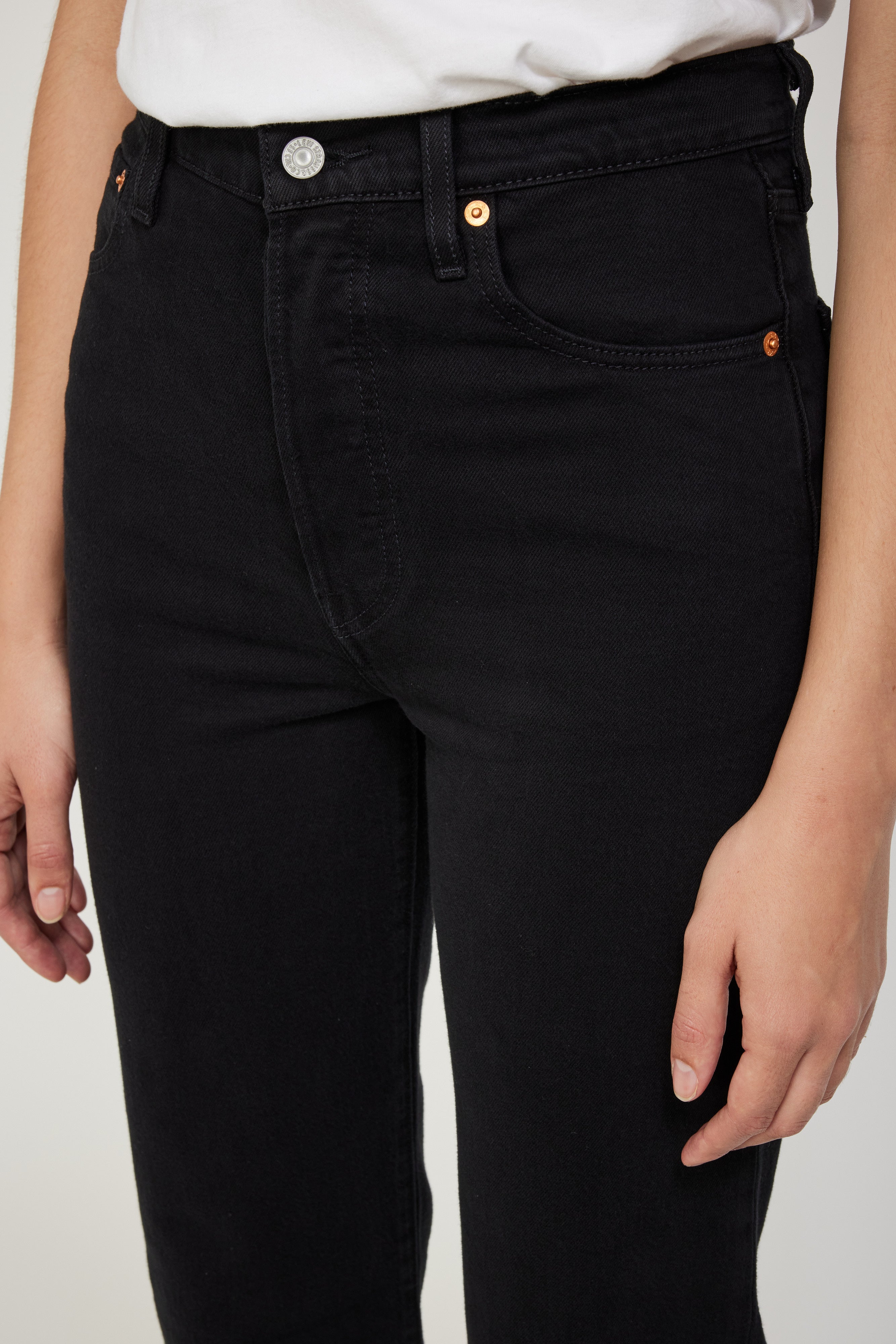 Levis | Ribcage Straight Ankle Black Sprout | Maplestore