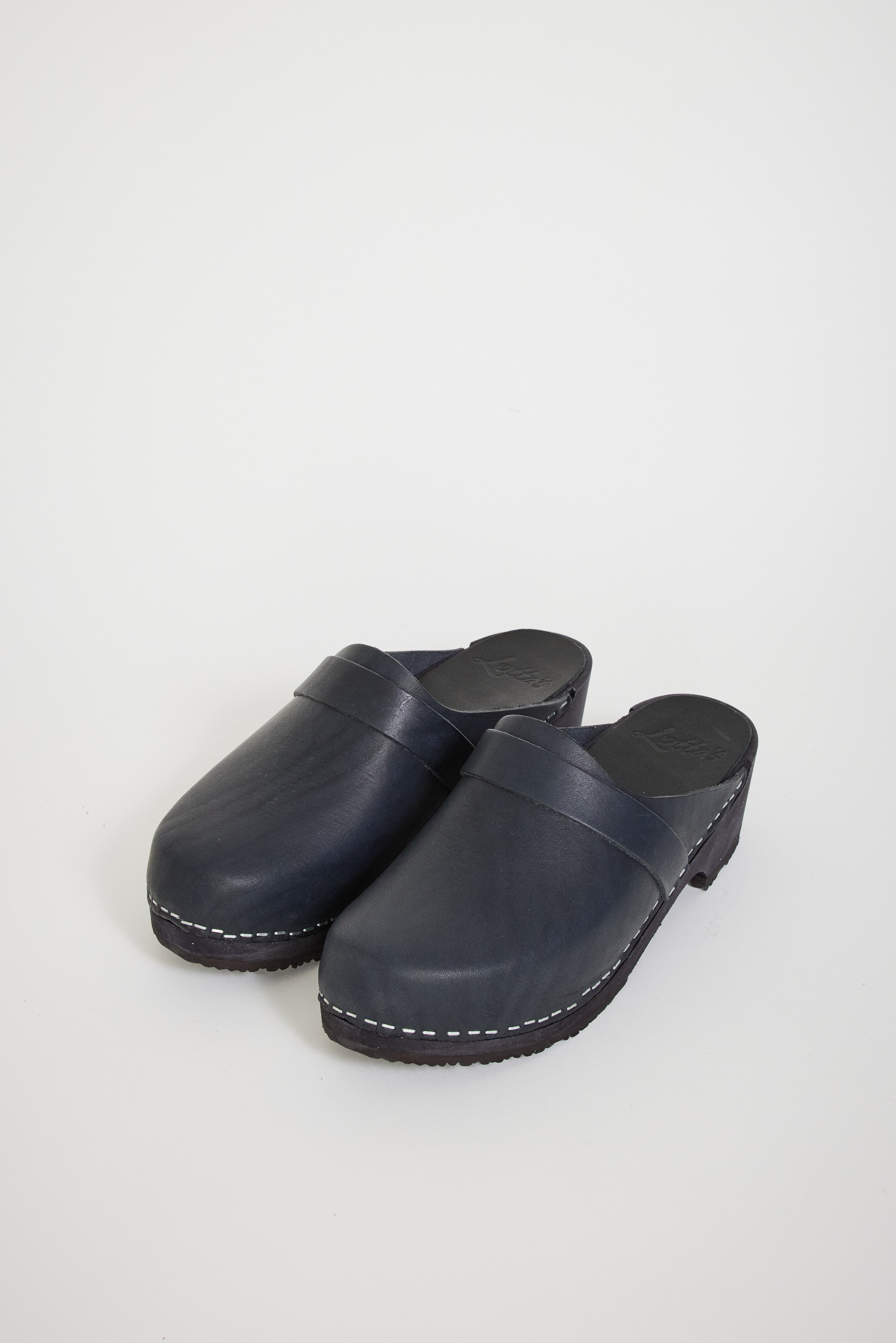 Lotta | Elsa Classic Black Leather with Black Clogs | Maplestore