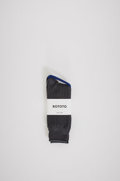 Rototo | Cotton Waffle Crew Socks Dark Grey | Maplestore